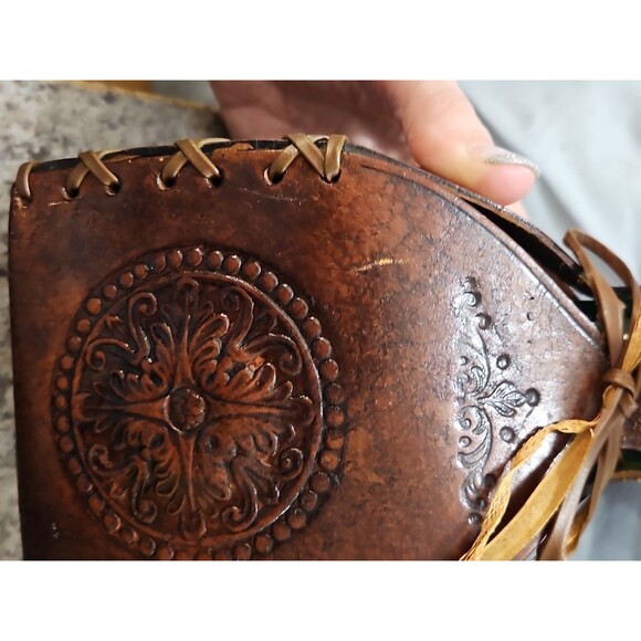 Vintage Embossed Leather Wrapped over Green Glass Decanter With Cork Stopper - Picture 11 of 11